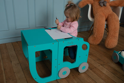 2-i-1 hjälptorn och aktivitetsbord.