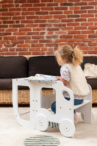 2-i-1 hjälptorn och aktivitetsbord.