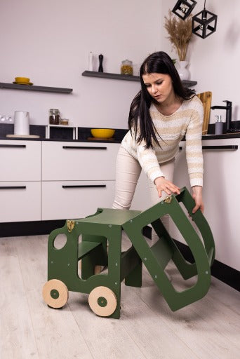 2-i-1 hjälptorn och aktivitetsbord.