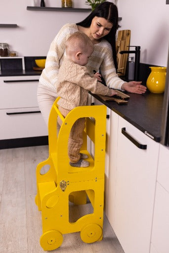 2-i-1 hjälptorn och aktivitetsbord.