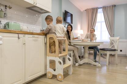 2-i-1 hjälptorn och aktivitetsbord.