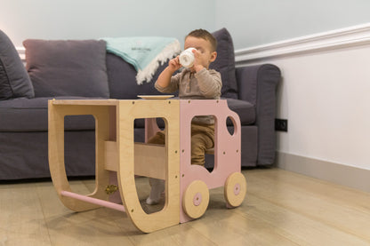 2-i-1 hjälptorn och aktivitetsbord.