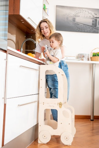 2-i-1 hjälptorn och aktivitetsbord.