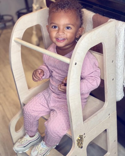 2-i-1 hjälptorn och aktivitetsbord.